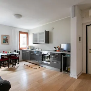  Appartamento Lance With Lift, 2 Minutes Walk From The Train Station